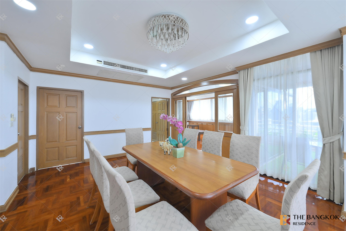 picture Luxurious Design, Elevated Atmosphere Ruamsuk Condominium - 3/10