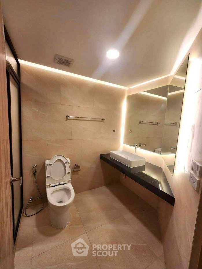 picture 17th-Floor Two-Bedroom 125 Sqm Condo At Chiang Mai Riverside (ID 3164203) - 8/17