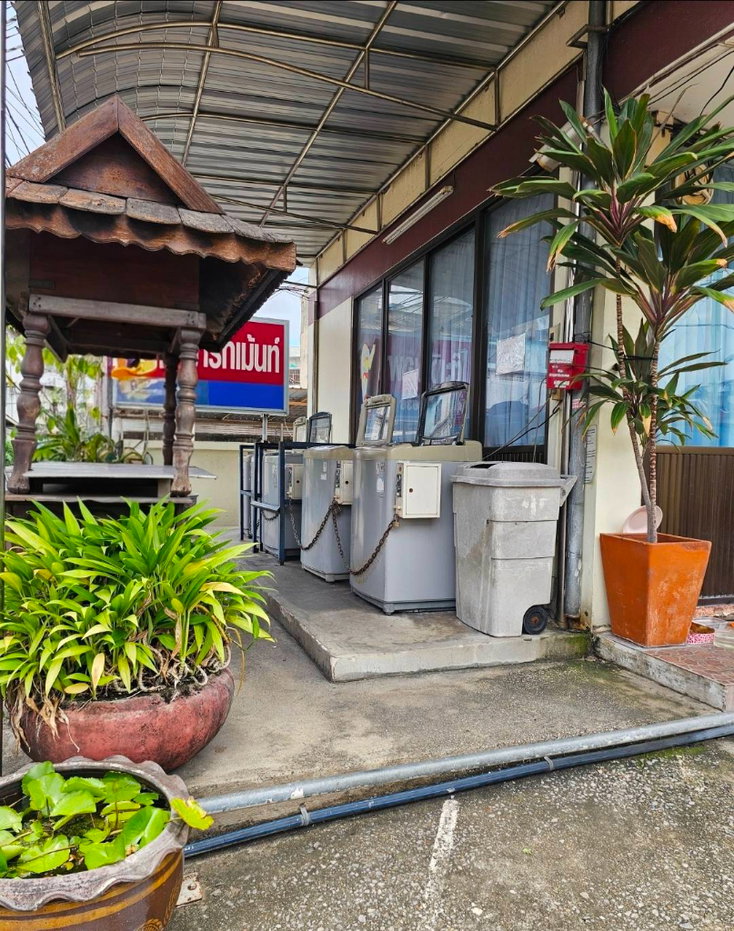 รูป ขายอพาร์ทเม้นท์ 3 ชั้น 27 ห้องนอน ผู้เช่าเต็ม รายได้ 99,000 บาท/เดือน ใกล้สถานีรถไฟฟ้าบางปะแก้ว - รูปที่ 4/8
