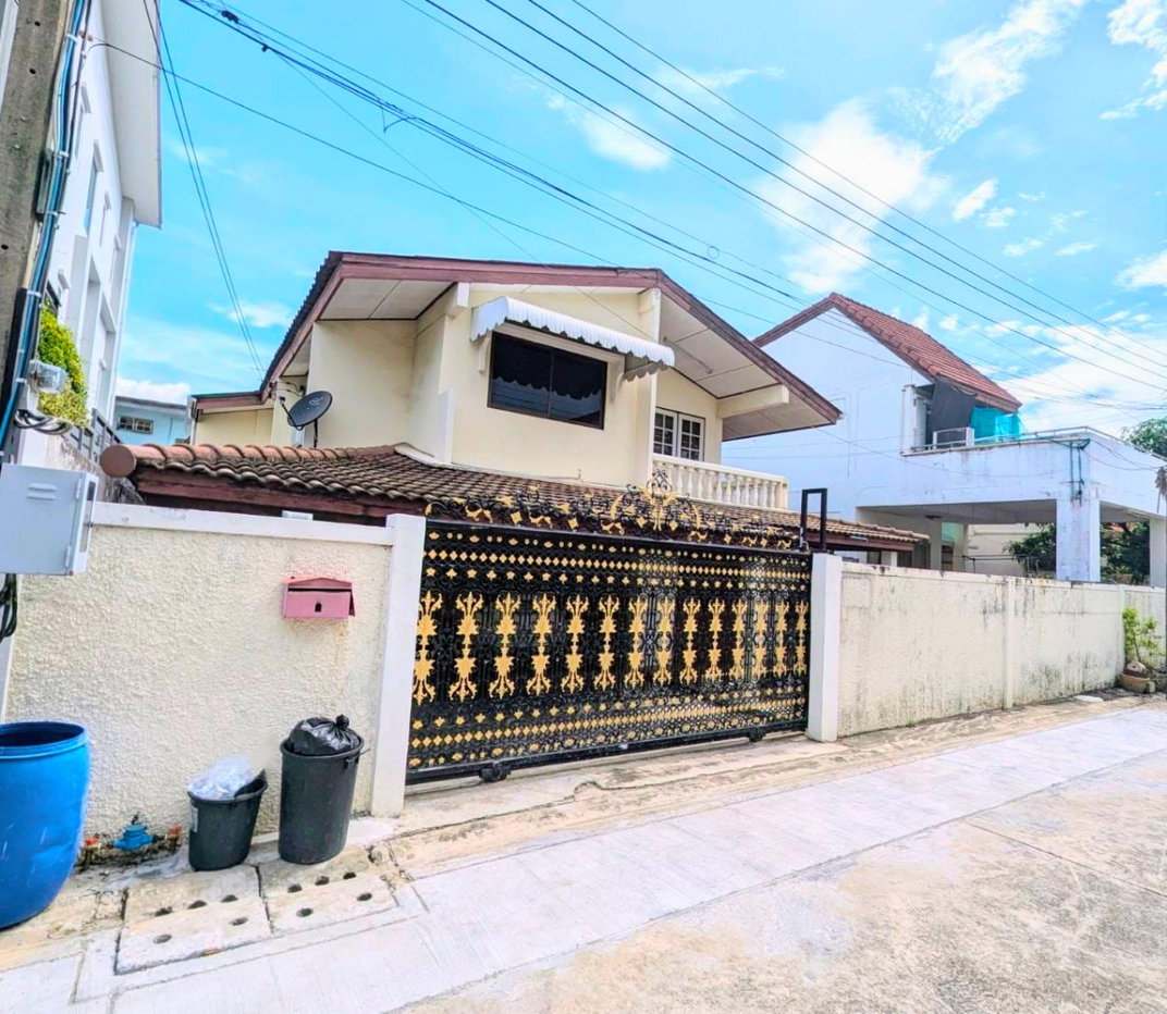 picture HK0214, Detached House for Rent 4Br, ( Ratchada-Huaikhwang ). - 1/15