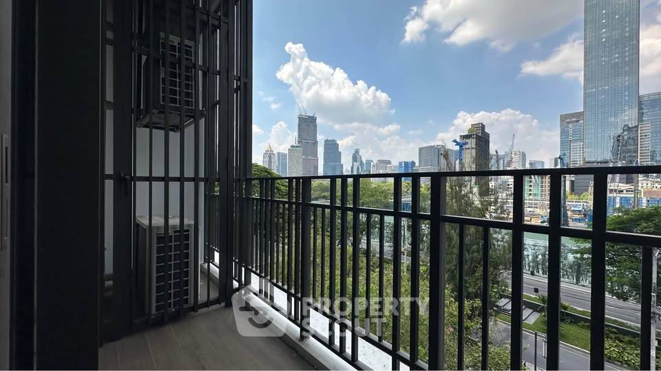 picture Pet-Friendly 1-BR 65 Sqm Muniq Langsuan Near BTS Ratchadamri (ID 3165387) - 2/13