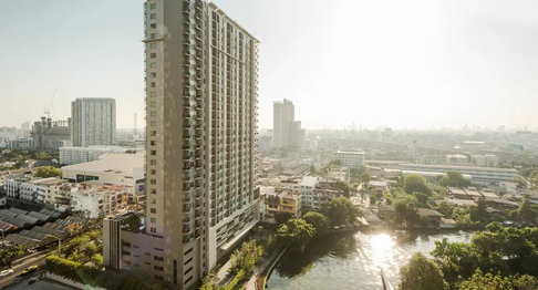 🔥Rare Item! Beautiful Condo at Below Market Price! Blocs 77 - Book Now Before It's Gone! 🔥