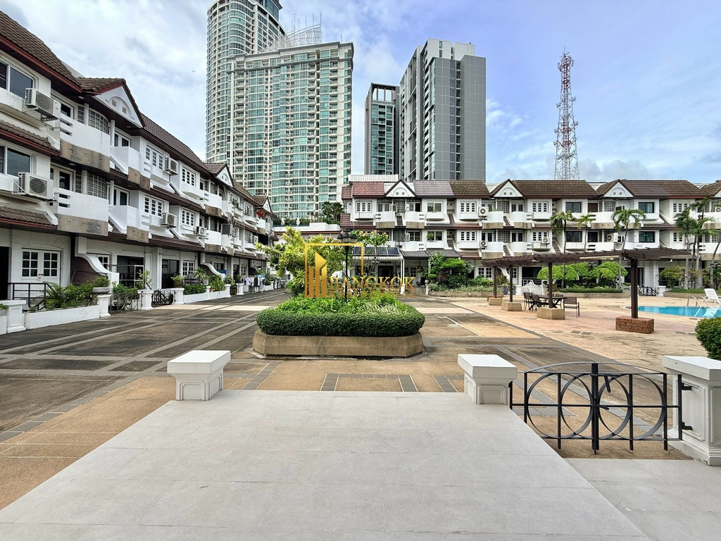 picture Regent 71 Place | Renovated 5 Bed Townhouse in Phra Khanong - BR49084TH - 21/53