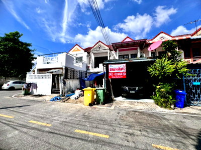 Townhouses for sale Phraeksa Road : Townhouse for sale, Baan Fuang Fah 9 Phase 2, Soi Mangkon, Theparak. Beautiful house, good price. (N.1908)