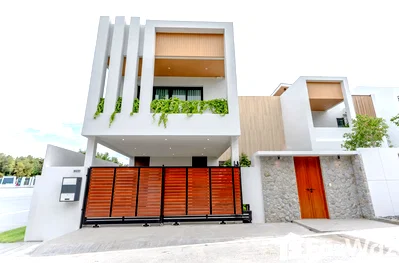 Houses for sale Muang Phuket Phuket : 3 Bedroom Villa for sale in Rawai, Phuket  6656569