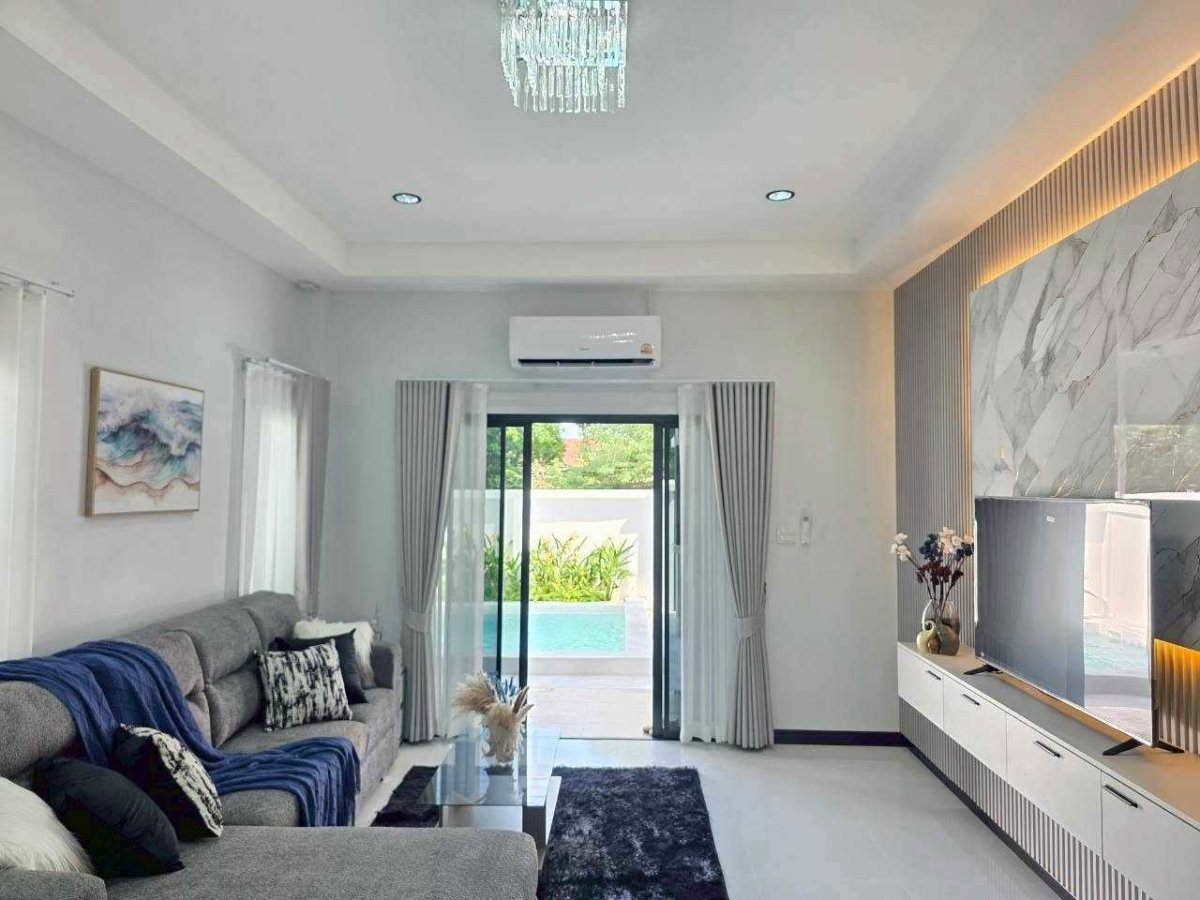 picture Newly built detached house with a private pool, ready to move in. - 8/20