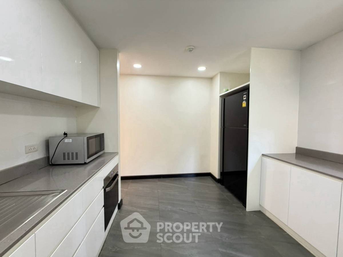 picture 3-BR 192 Sqm Avenue 61 Condominium Near BTS Thong Lor (ID 3162872) - 7/19
