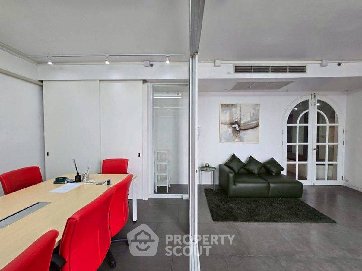 picture Spacious 1-BR 90 Sqm Siamese Ratchakru Near BTS Sanam Pao (ID 3161591) - 5/8