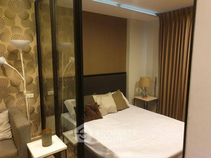 picture 1-BR Condo At The Unique 19 Near MRT Ratchadaphisek (ID 408490) - 7/10