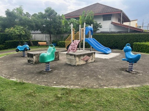 รูป 🏡 ขายด่วน! บ้านหลังมุม 30 ตร.ว. | 4 ห้องนอน | แอร์ 6 ตัว | ทางด่วนศรีรัช 5 นาที | 4.9 ล้านบาท - รูปที่ 29/31