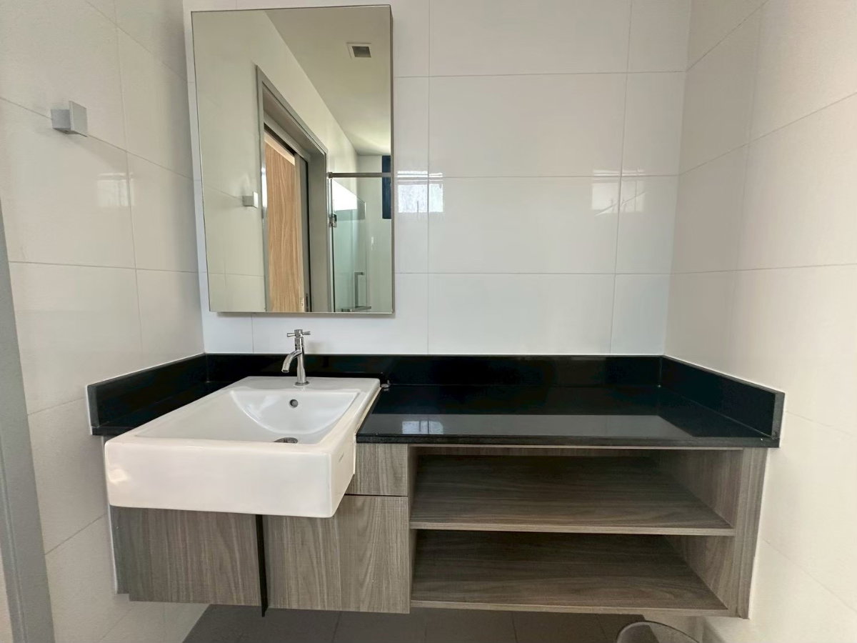 picture Condo 100 m from MRT Ladprao 🥰✨ 15,000 THB Chapter One Ladprao 24 contact Line: katk03 - 9/10