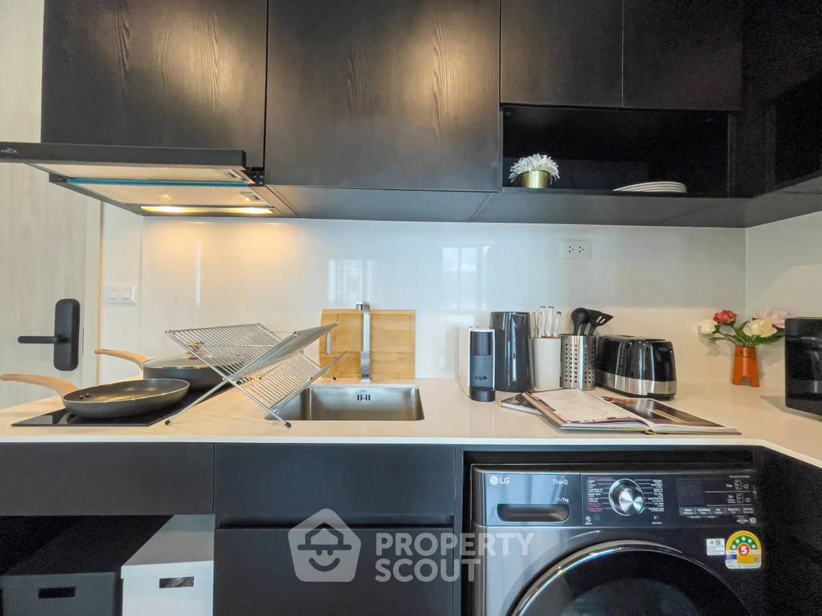 picture 200m To MRT Phra Ram 9 | 2-BR Condo At Nue District R9 (ID 3161599) - 7/22