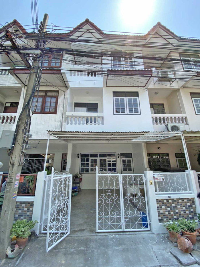 รูป ให้เช่าทาวน์โฮม 3 ชั้น 19 ตร.ว. ซ.จรัญสนิทวงศ์ 23/1 ใกล้ถนนใหญ่ 3 นอน 2 น้ำ 1 จอดรถ เข้าซอยไม่ถึง 100 ม. เดินทางสะดวก ซอยตัน เงียบสงบ เหมาะอยู่อาศัย - รูปที่ 1/13