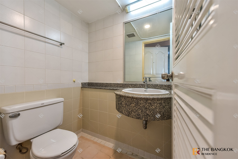 Navin Court Condominium
