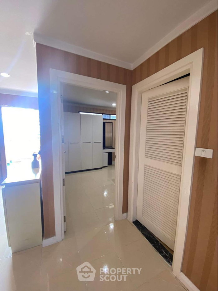รูป คอนโด 2 ห้องนอน Supalai Place Sukhumvit 39 ใกล้ BTS พร้อมพงษ์ (ID 1167325) - รูปที่ 6/9