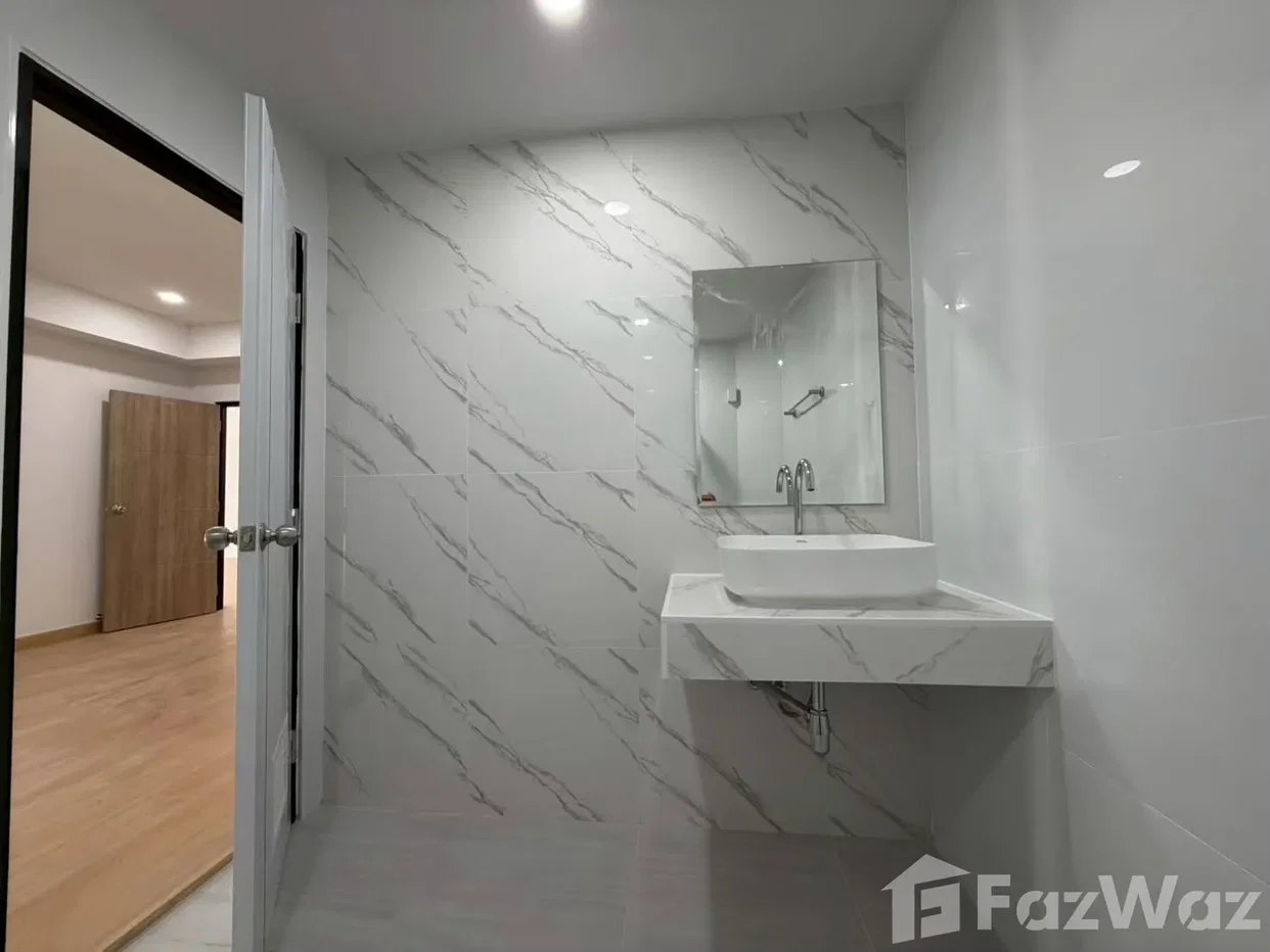 picture Newly Renovated 3 - Bedroom Single House with Garden 6657406 - 6/19