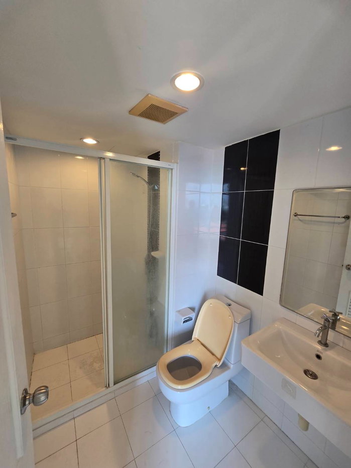 picture The Raffles Condominium 2 Bedroom - 29/34