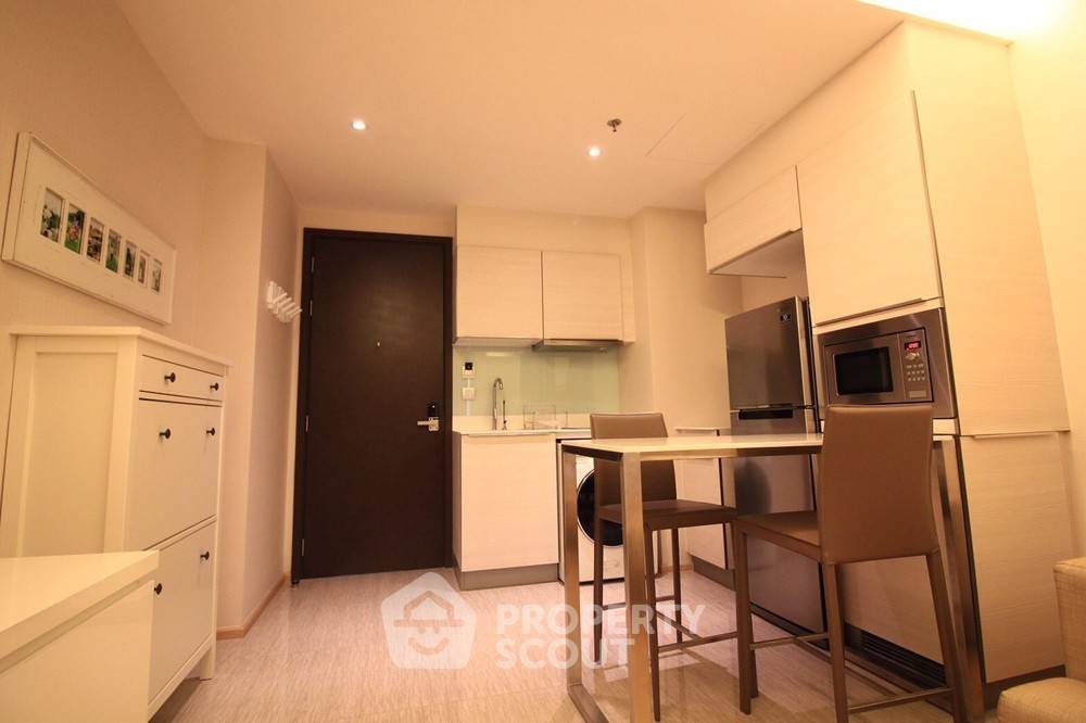 picture High-Floor 1-BR At H Sukhumvit 43 Near BTS Phrom Phong (ID 384881) - 1/3