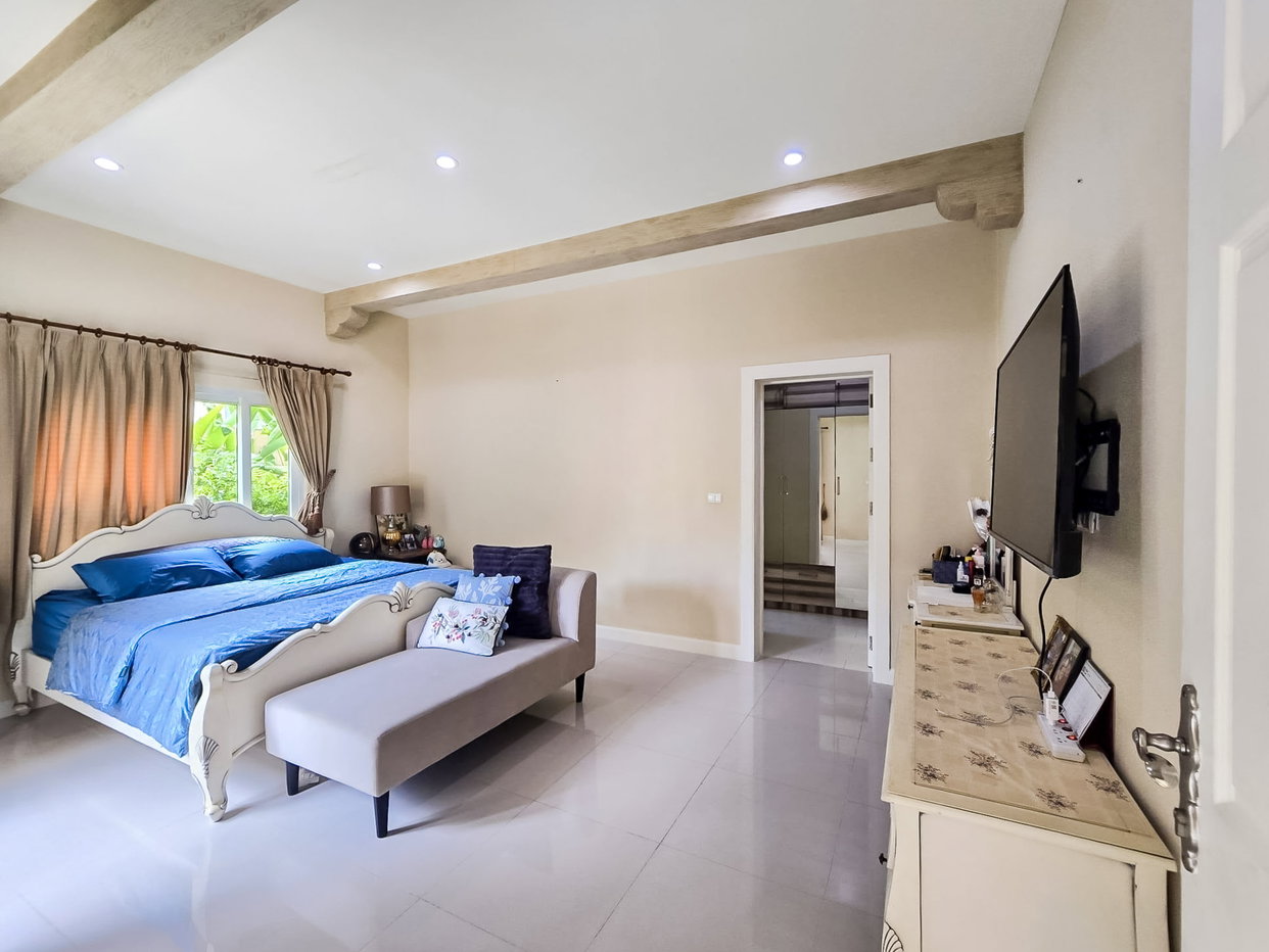 picture 3 Bedroom Modern Loft Mediterranean Pool Villa for Rent Pattaya - 10/16
