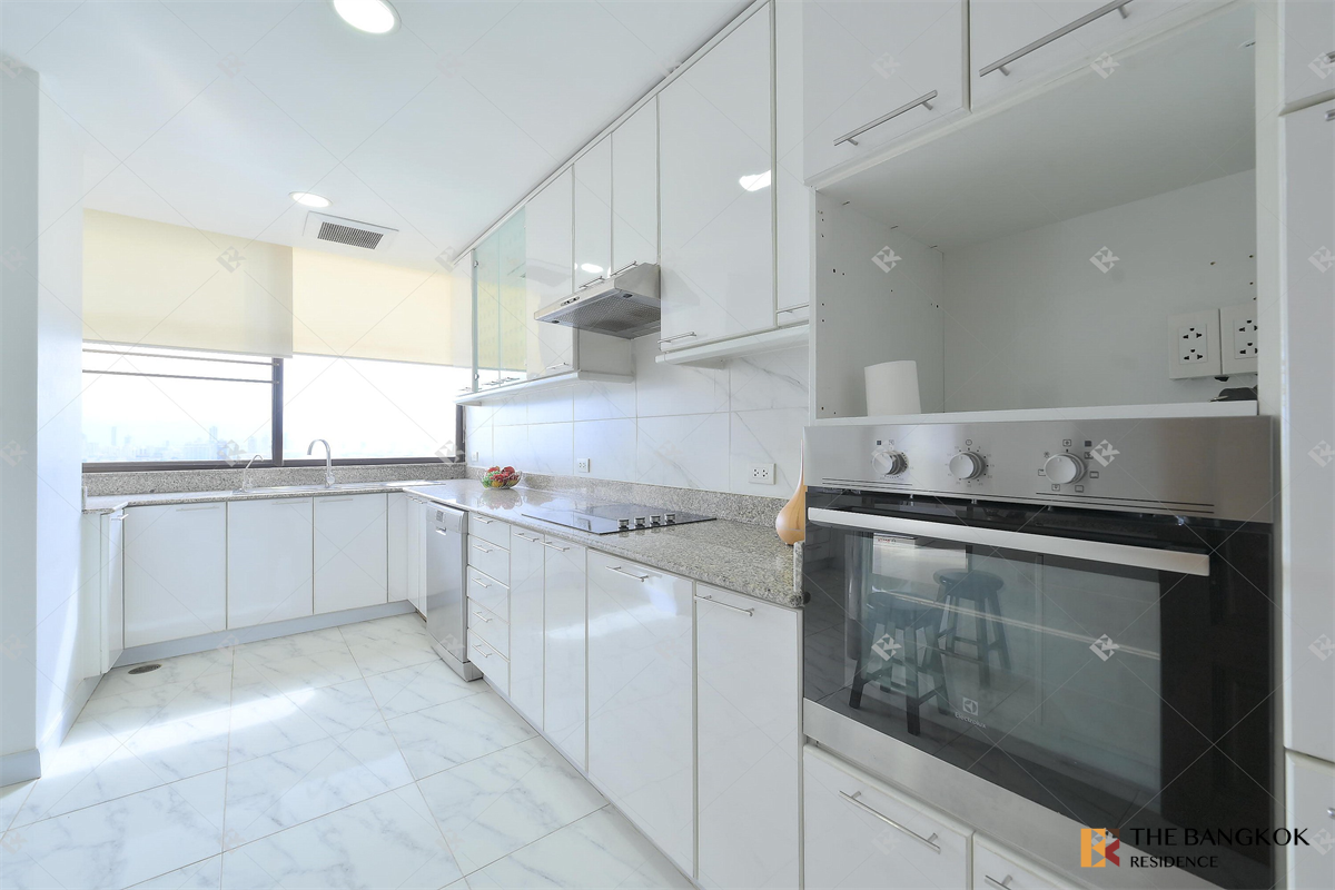 picture Luxurious Design, Elevated Atmosphere Ruamsuk Condominium - 10/10