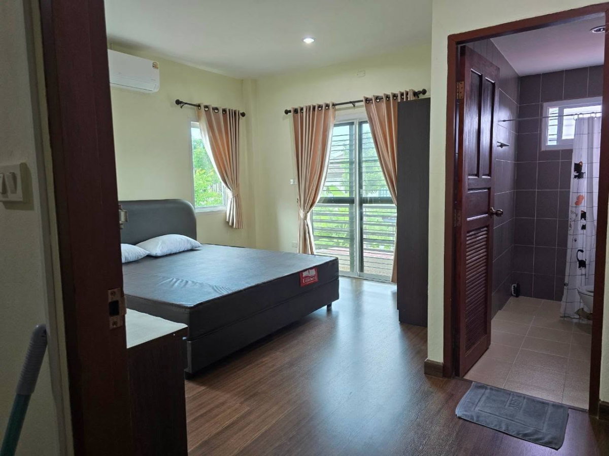 picture Townhouse Soi Srisukri 6, Mae Hia, Private Home, Well-Designed Layout with Functional Living Space - 3/14
