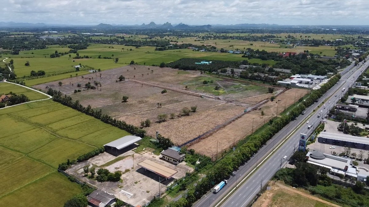 รูป ขายด่วน ที่ดินเขาย้อย จ.เพชรบุรี หน้ากว้าง 360 เมตร รวม 115 ไร่เศษ ติดถนนเพชรเกษม ขาเข้ากรุงเทพ - รูปที่ 2/4
