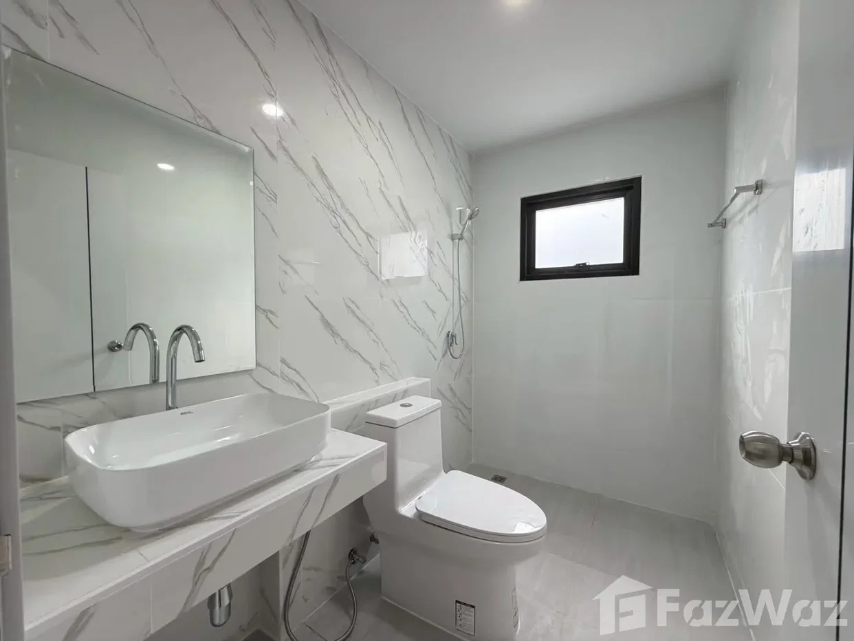 picture Newly Renovated 3 - Bedroom Single House with Garden 6657406 - 10/19