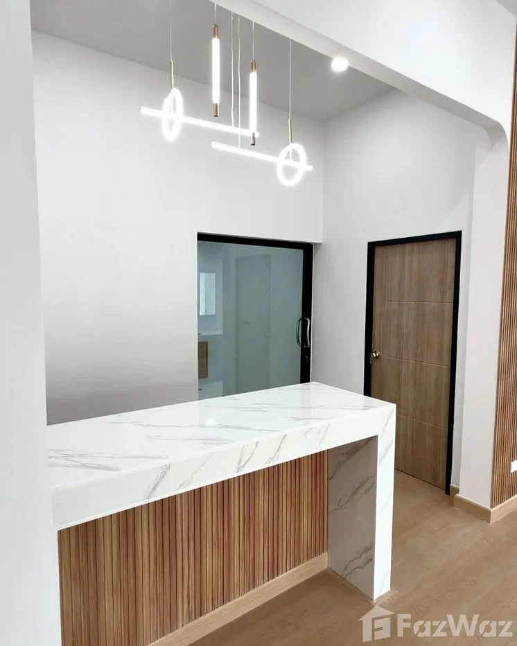 picture Newly Renovated 3 - Bedroom Single House with Garden 6657406 - 18/19