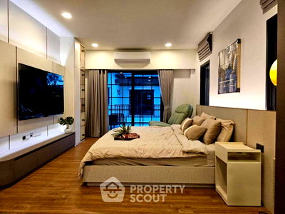 Houses for sale Bang Pu Industrial Estate (North) : Spacious 4-Bedroom House At Centro Bangna, 300 Sq M (ID 3162063)
