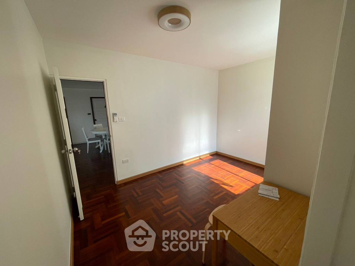 picture Pet-Friendly 3-BR The Heritage Condominium, 200m To BTS Nana (ID 3163216) - 24/27