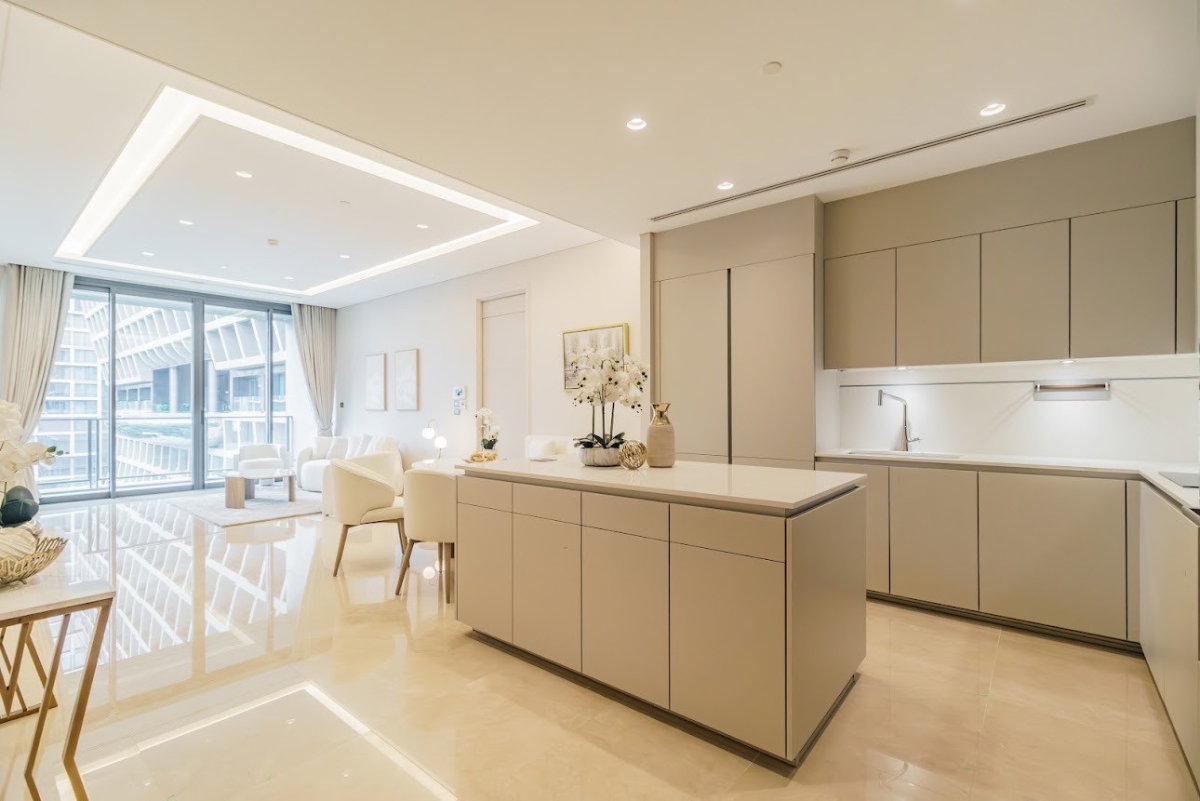 รูป The Residences at Sindhorn Kempinski ห้องฟีลดูอบอุ่น ลงตัวทั้งฟังก์ชันและการดีไซน์ โดดเด่นด้วยวิวสวนลุมพินีสีเขียวขจีที่มองเห็นได้จากในห้อง - รูปที่ 4/14
