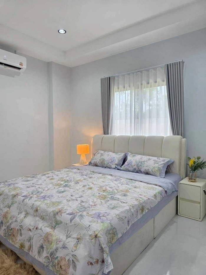 picture Newly built detached house with a private pool, ready to move in. - 4/20