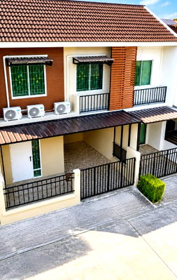 Townhouses for rent Bangkok : Wat Lat Pla Khao 500 m. Kaset-Nawamin Townhouse, 2 floors, 3 bedrooms, 2 bathrooms, near Lat Pla Khao Pittayakhom School 300 m. 20 sq m. 200 sq m.