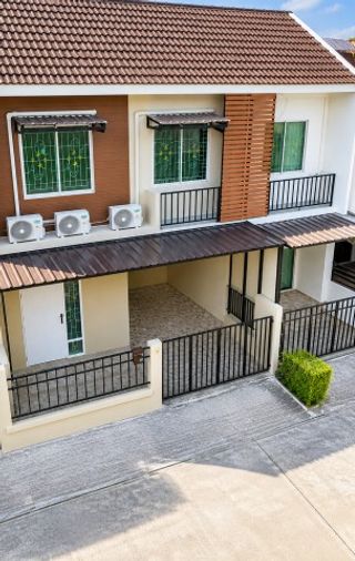 3-bed townhouse for rent, 200 sqm, 20 sq wah, Lat Phrao