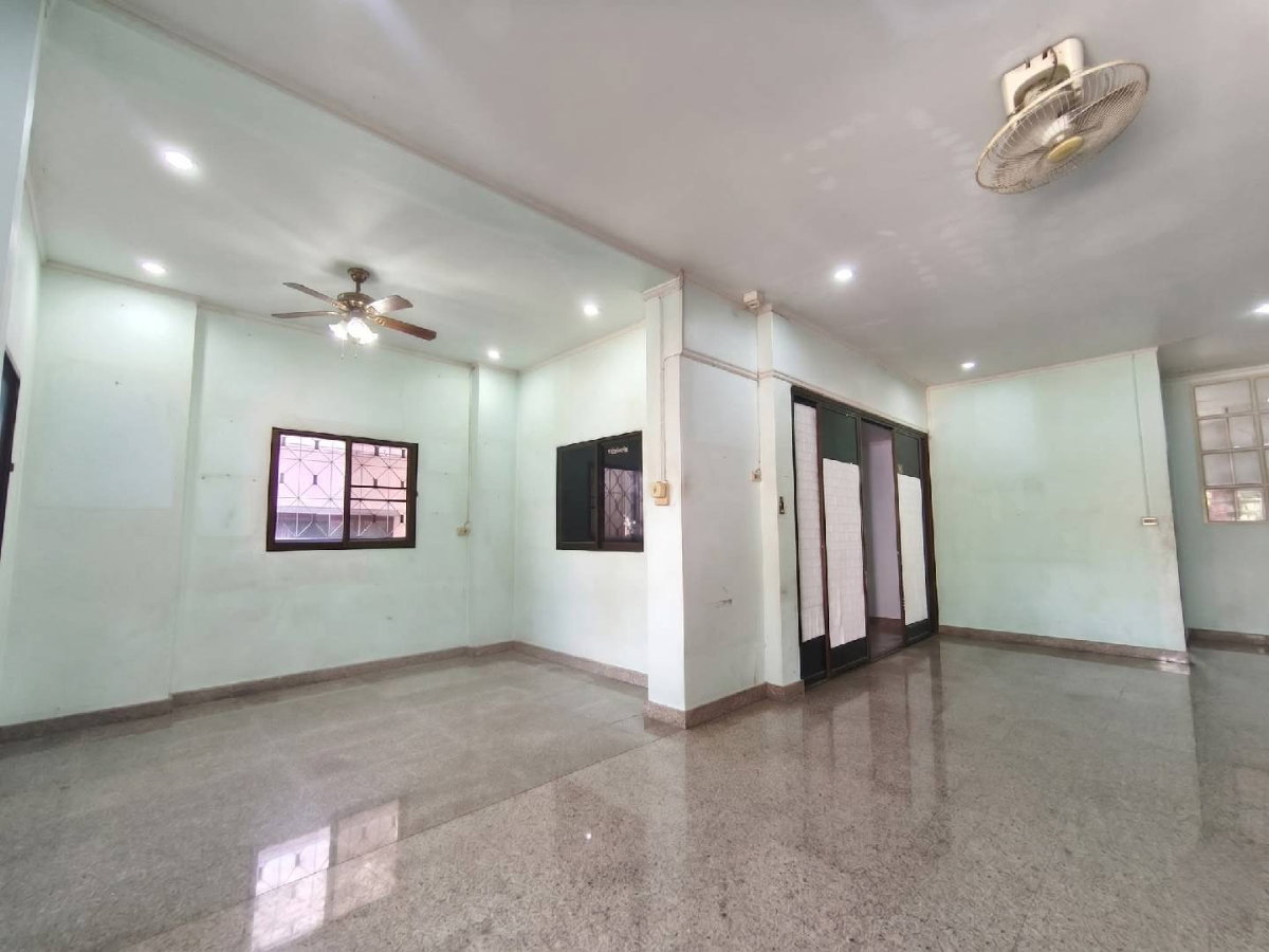 รูป 🔥 บ้านเดี่ยวหลังใหญ่ พุทธมณฑลสาย 2 – บางแค เหลือเพียง 4.29 ล้านบาท! 🏡 - รูปที่ 11/41