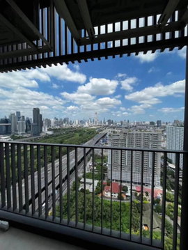 For rent Life asoke Hype High Floor