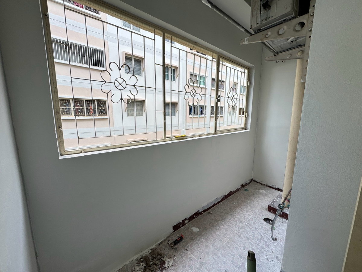 รูป 🏙️ ขายด่วน! คอนโดเอื้ออาทรป่าตัน ห้องมุม ชั้น 2 รีโนเวทใหม่ ทำเลในเมือง ใกล้ศูนย์ราชการ พร้อมโอน 📞 063-6649056 - รูปที่ 3/9