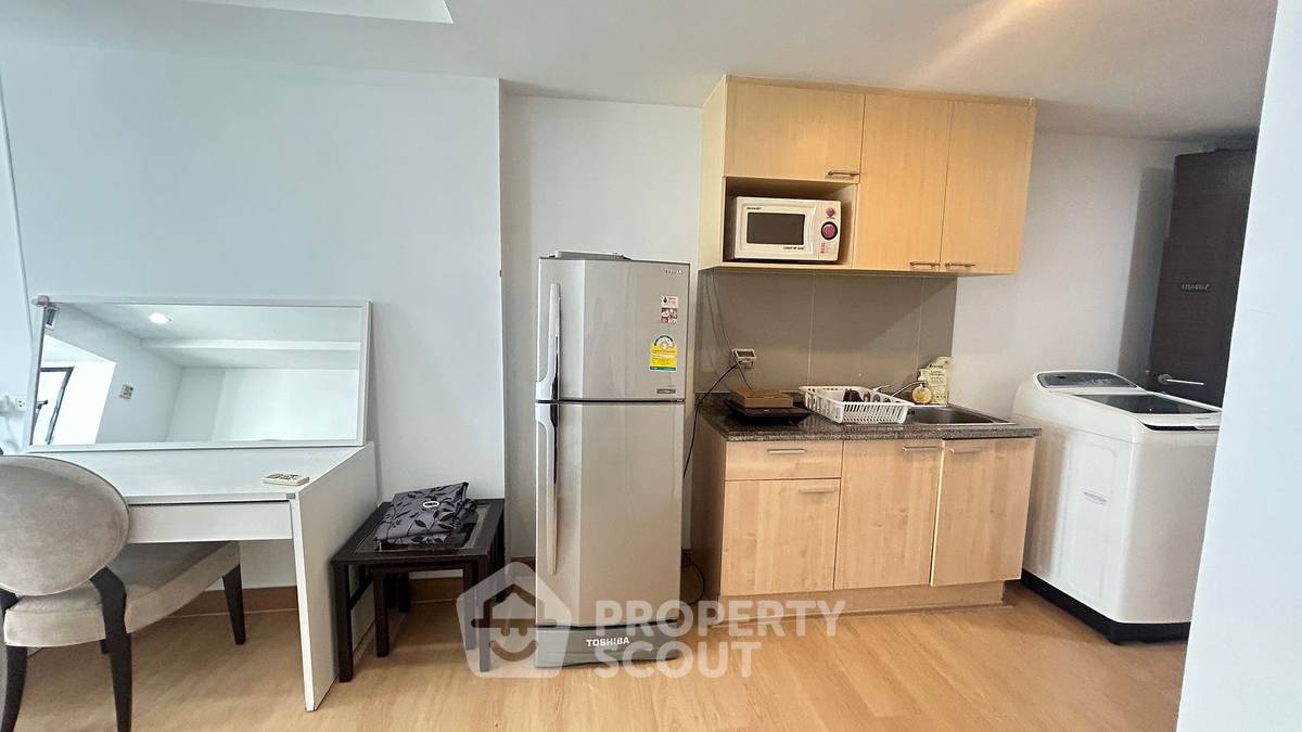 picture 200m From BTS Nana | 1-BR At The Trendy Condominium (ID 883679) - 8/11