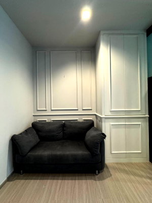 Condos for sale : Life Asoke-Rama 9 rooms in Modern Classic style, white-light gray tones, clean, easy on the eyes.