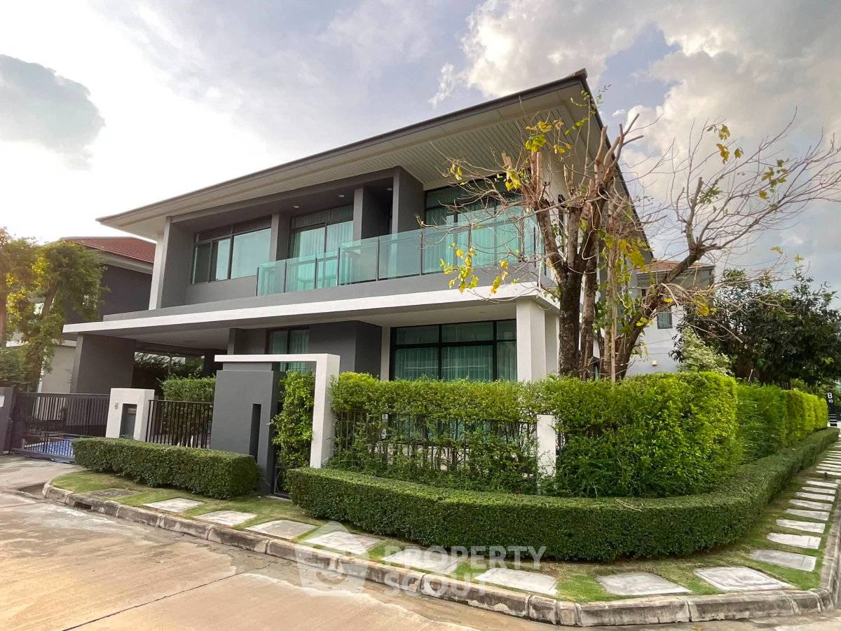 picture 3-BR 260 Sqm House For Rent At Setthasiri Krungthep Kreetha (ID 3162071) - 8/18