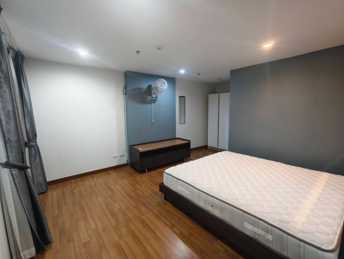 picture Condo for Rent at Regent Home 27 Bangson (J6908001) ID Line : @condo65 - 10/15