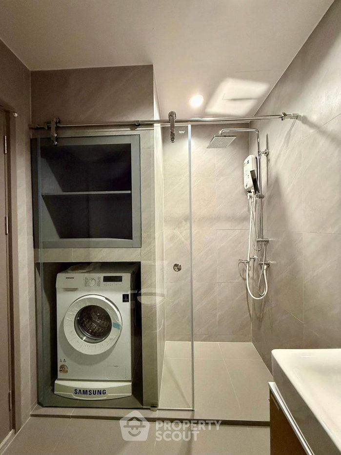 picture 300m To BTS Phra Khanong | 1-BR At IDEO Sukhumvit - Rama 4 (ID 2210537) - 10/14