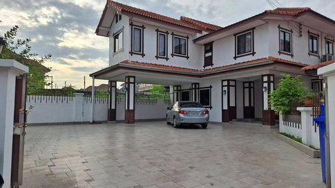 บ้านเดี่ยวให้เช่า อัมพรเพลส ศรีราชา ทำเลดี เดินทางสะดวก