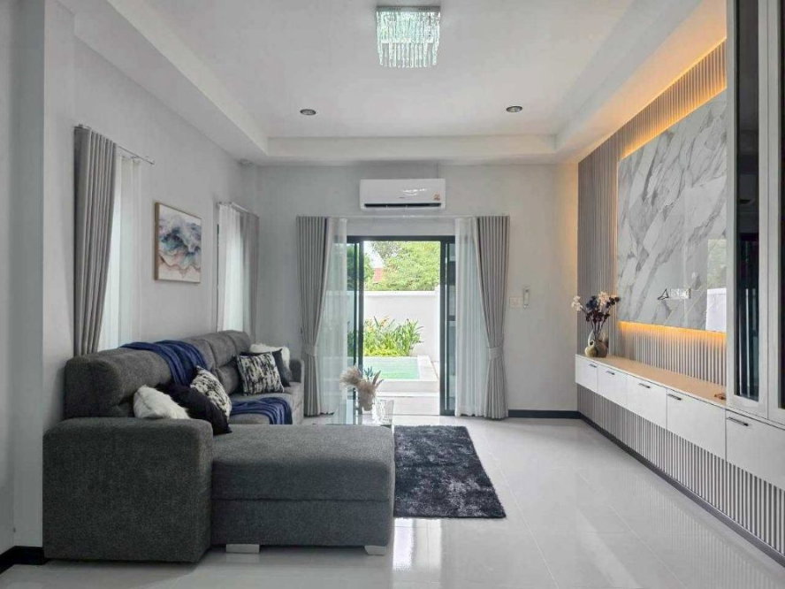 รูป ขายบ้านเดี่ยวชั้นเดียว สร้างใหม่ สไตล์โมเดิร์น พร้อมสระว่ายน้ำส่วนตัว 3 ห้องนอน เฟอร์นิเจอร์ครบ พร้อมเข้าอยู่ ทำเลห้วยใหญ่ พัทยา - รูปที่ 3/13
