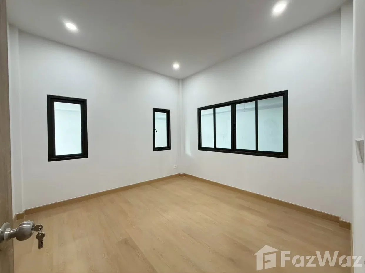 picture Newly Renovated 3 - Bedroom Single House with Garden 6657406 - 15/19