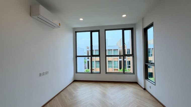 3-bed townhouse for sale, 27 sq wah, Mayfield Pinklao