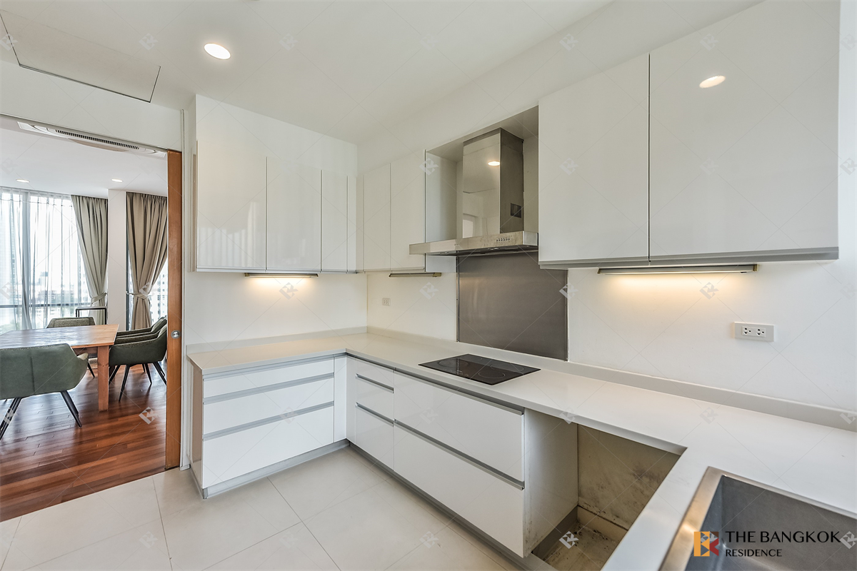 picture Domus 16,18 near BTS Asok Luxury Condo Ready to Move-in at the Best Location - 1/10