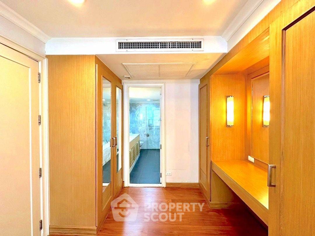 picture Spacious 2-BR 124 Sqm At Somkid Gardens Near BTS Chit Lom (ID 1559326) - 4/15