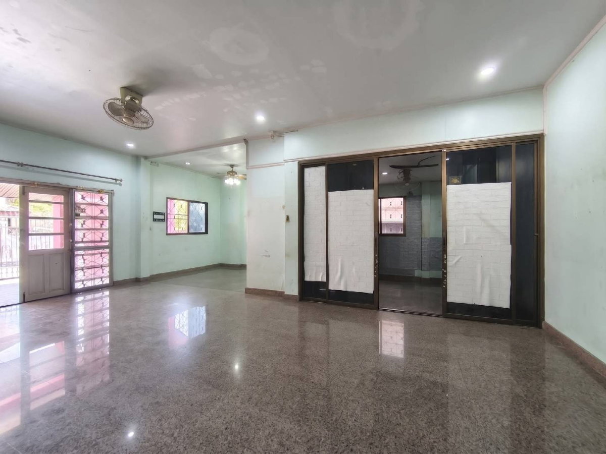 รูป 🔥 บ้านเดี่ยวหลังใหญ่ พุทธมณฑลสาย 2 – บางแค เหลือเพียง 4.29 ล้านบาท! 🏡 - รูปที่ 13/41