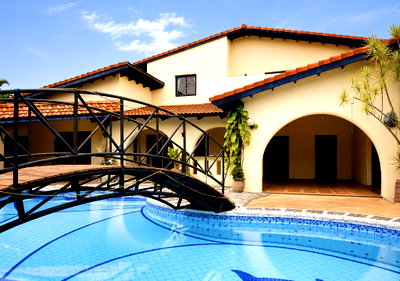 Houses for sale Chonburi : 6 Bedroom Pool Villa for Sale Near Mabprachan Lake Pattaya